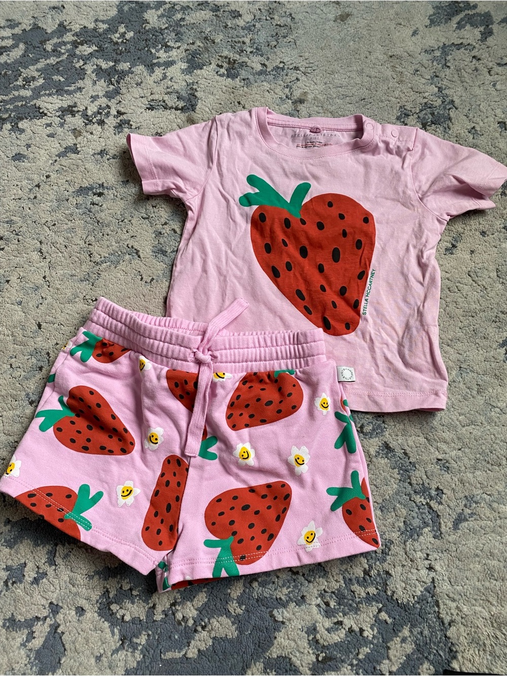 STELLA MCCARTNEY Pink Strawberry Tee & Shorts Set - Picture 2 of 5